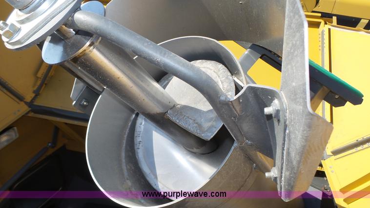 image for item K8261 2009 Claas Lexion 570R combine