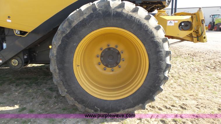 image for item K8261 2009 Claas Lexion 570R combine