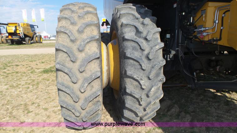 image for item K8261 2009 Claas Lexion 570R combine