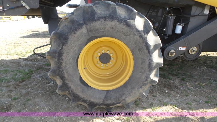 image for item K8261 2009 Claas Lexion 570R combine