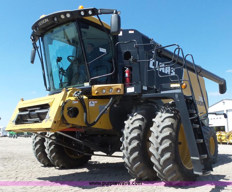 image for item K8262 2012 Claas Lexion 740 combine