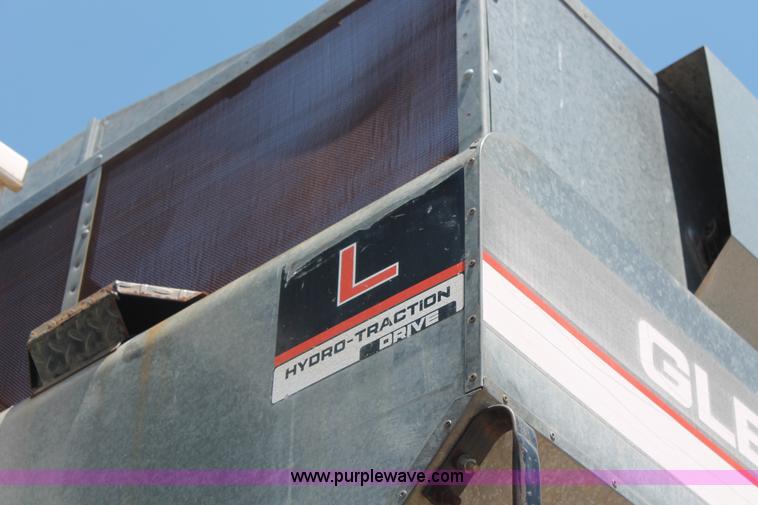 image for item K8875 1975 Gleaner L combine