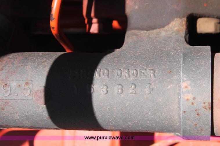 image for item K8875 1975 Gleaner L combine