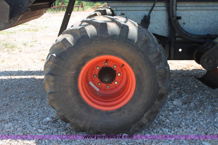 image for item K8875 1975 Gleaner L combine