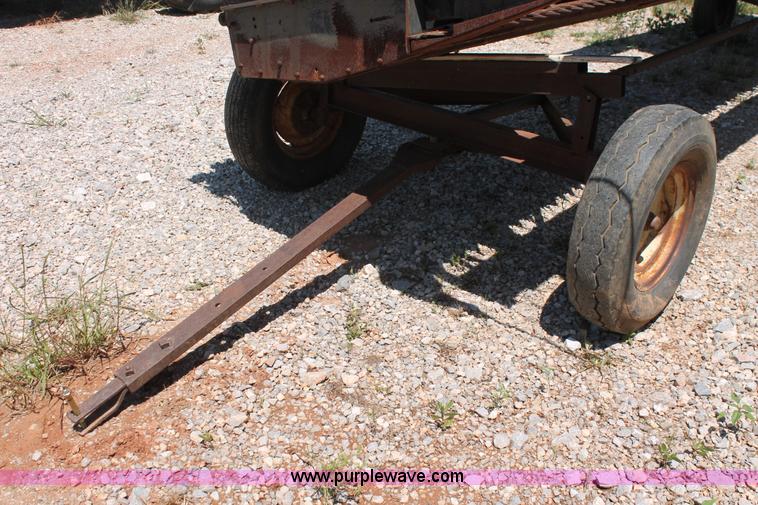 image for item K8875 1975 Gleaner L combine