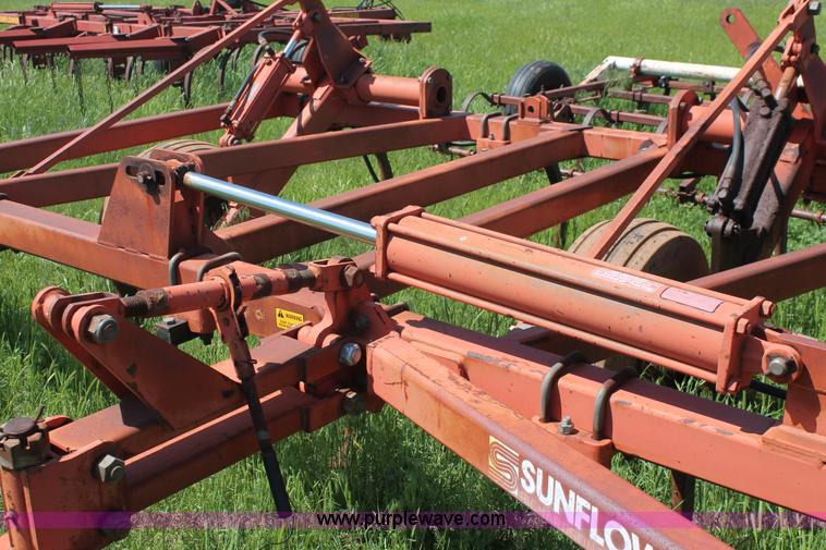 image for item K8878 Sunflower 3160-42 Fallow-King sweep plow