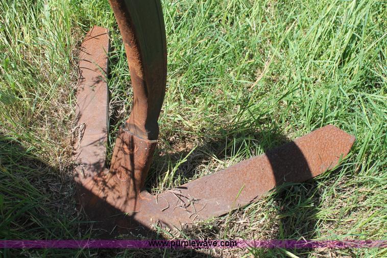 image for item K8878 Sunflower 3160-42 Fallow-King sweep plow