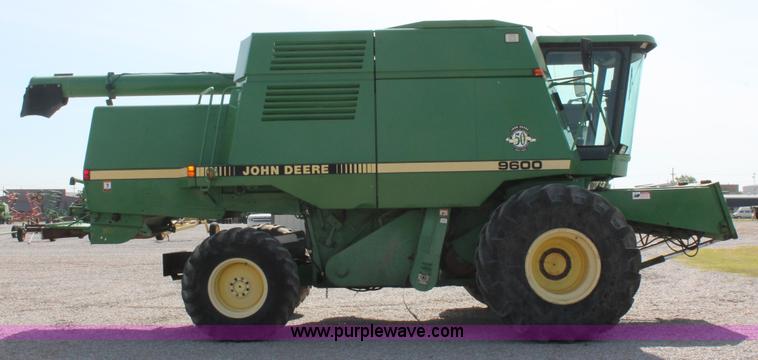 image for item K8879 1997 John Deere 9600 RWA combine