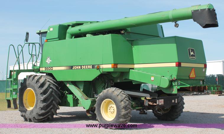 image for item K8879 1997 John Deere 9600 RWA combine
