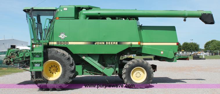 image for item K8879 1997 John Deere 9600 RWA combine