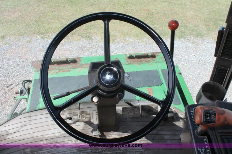 image for item K8879 1997 John Deere 9600 RWA combine