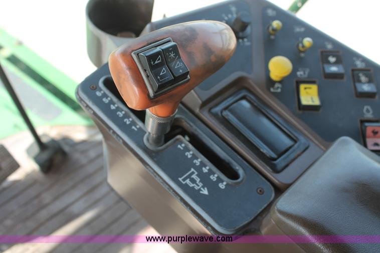 image for item K8879 1997 John Deere 9600 RWA combine