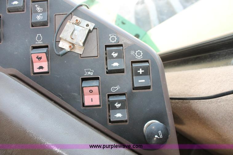 image for item K8879 1997 John Deere 9600 RWA combine