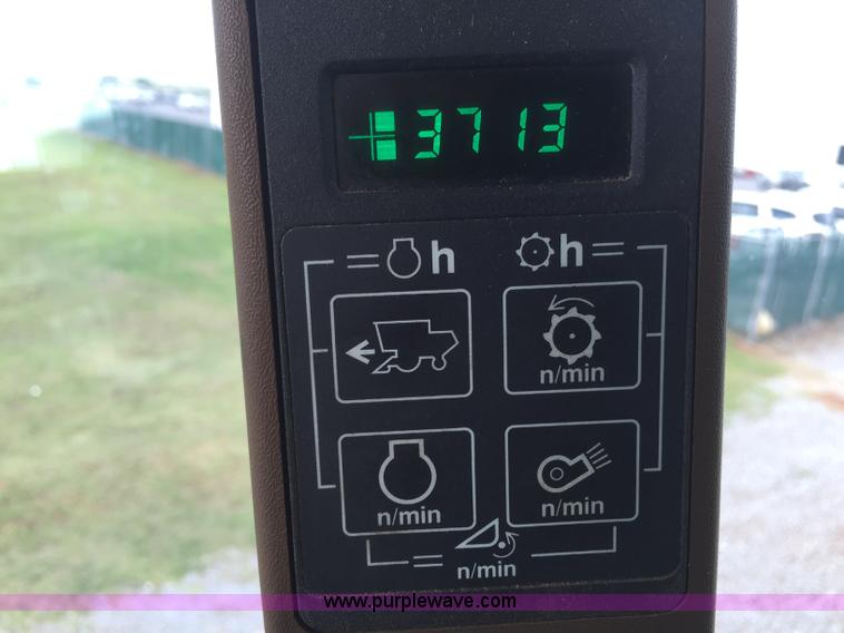 image for item K8879 1997 John Deere 9600 RWA combine