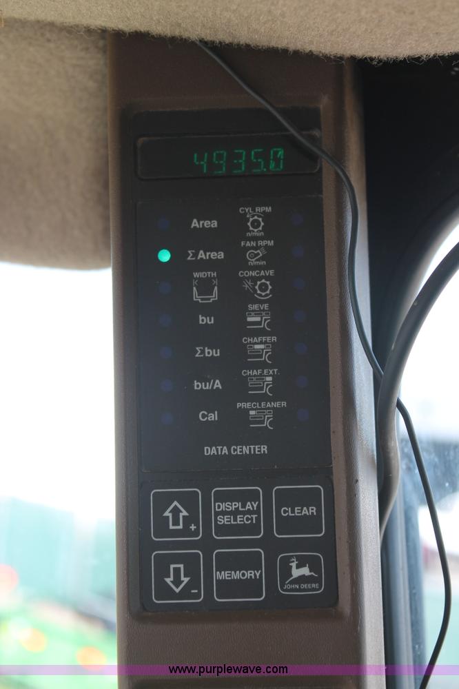 image for item K8879 1997 John Deere 9600 RWA combine