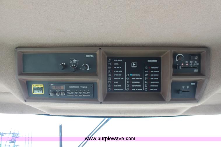 image for item K8879 1997 John Deere 9600 RWA combine