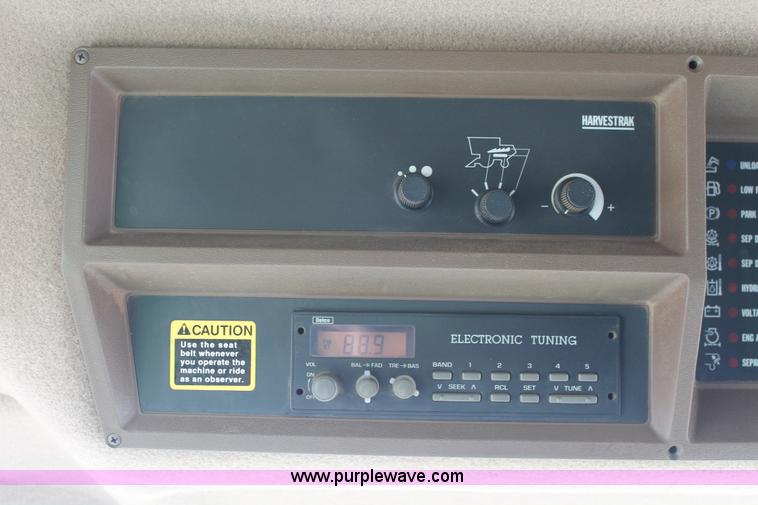 image for item K8879 1997 John Deere 9600 RWA combine