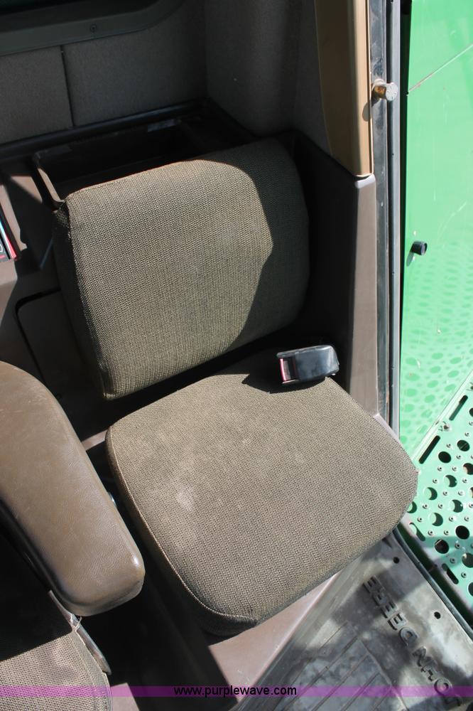 image for item K8879 1997 John Deere 9600 RWA combine