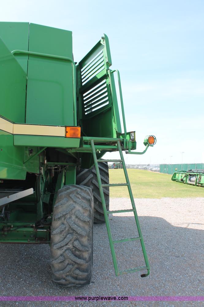 image for item K8879 1997 John Deere 9600 RWA combine