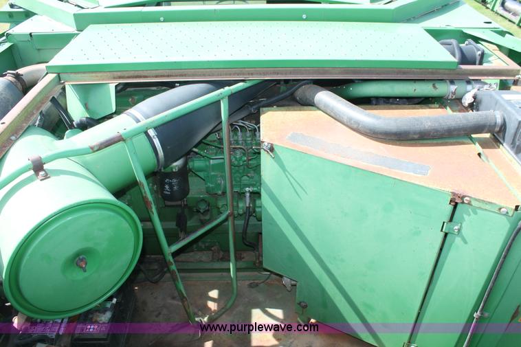 image for item K8879 1997 John Deere 9600 RWA combine