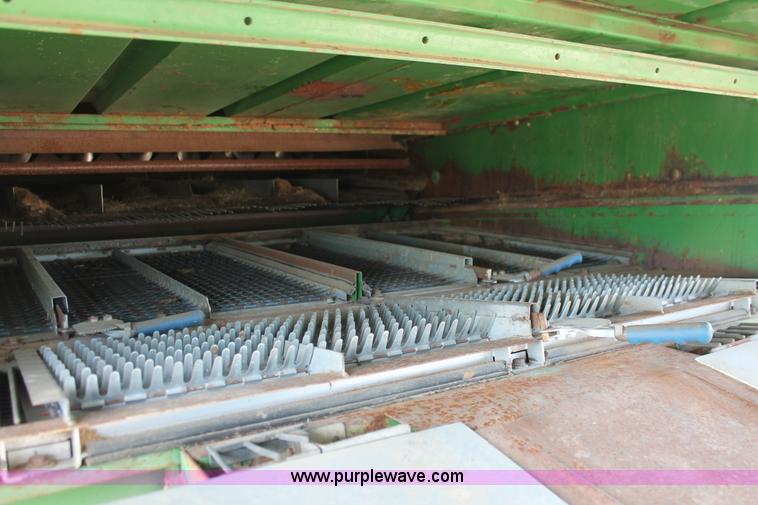 image for item K8879 1997 John Deere 9600 RWA combine