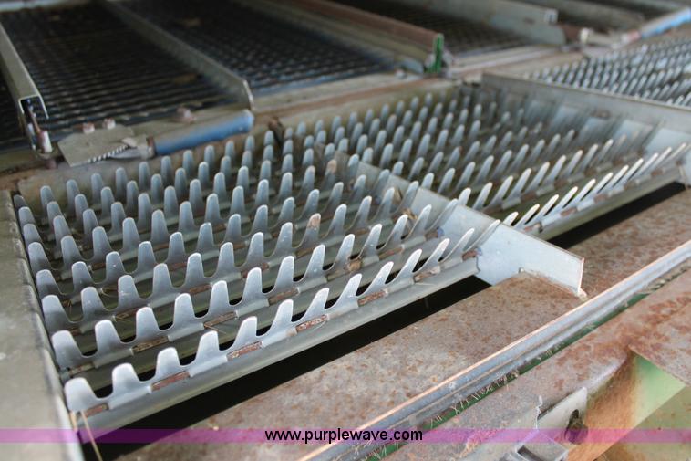 image for item K8879 1997 John Deere 9600 RWA combine