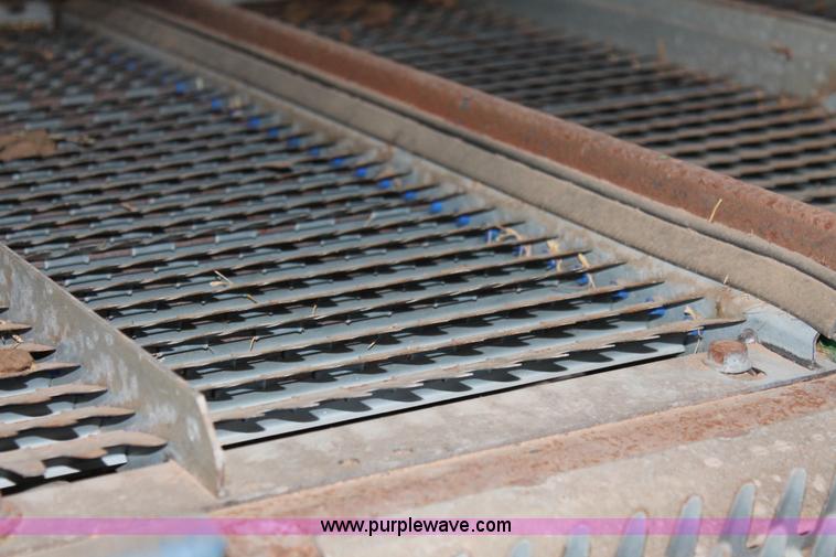 image for item K8879 1997 John Deere 9600 RWA combine