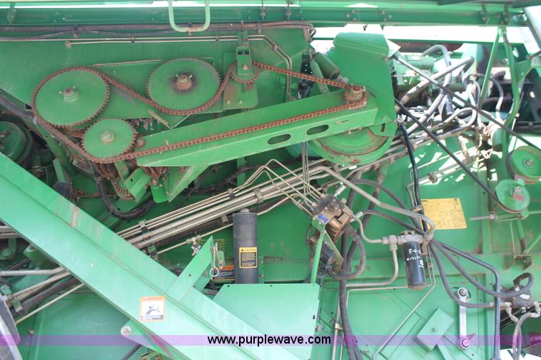 image for item K8879 1997 John Deere 9600 RWA combine