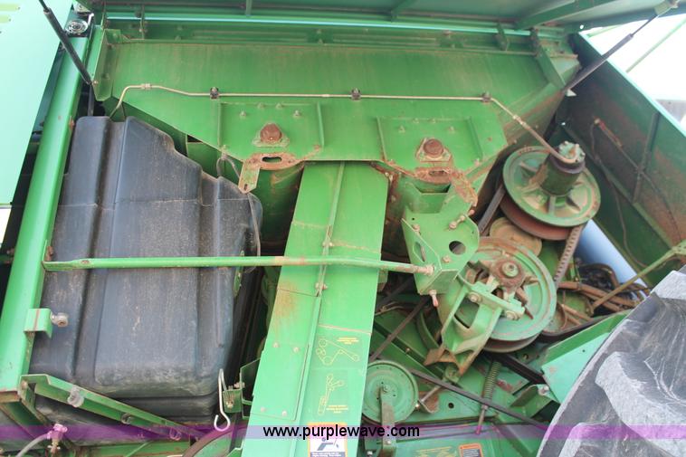 image for item K8879 1997 John Deere 9600 RWA combine