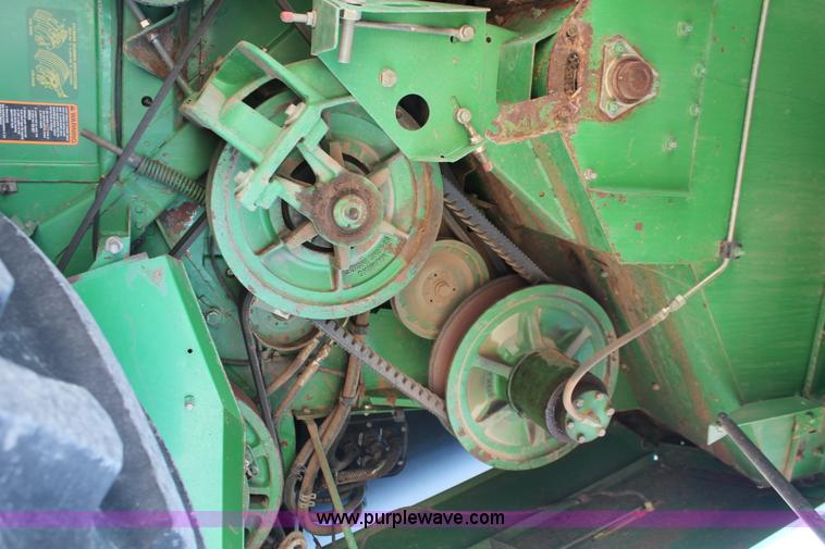 image for item K8879 1997 John Deere 9600 RWA combine