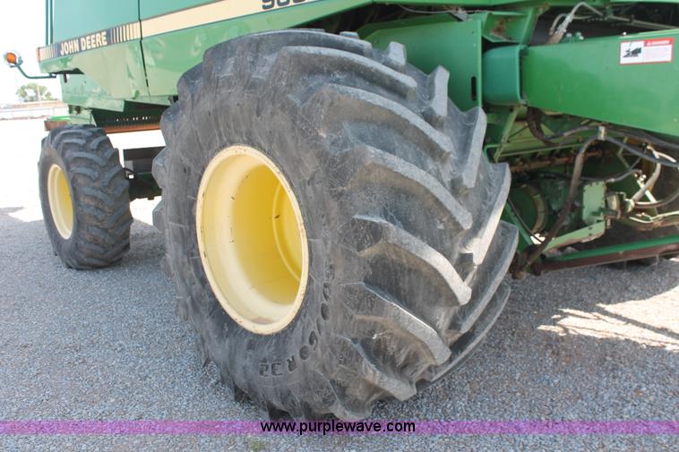 image for item K8879 1997 John Deere 9600 RWA combine