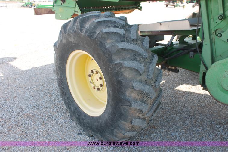 image for item K8879 1997 John Deere 9600 RWA combine