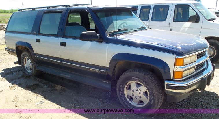 image for item L2114 1994 Chevrolet Suburban K1500 SUV