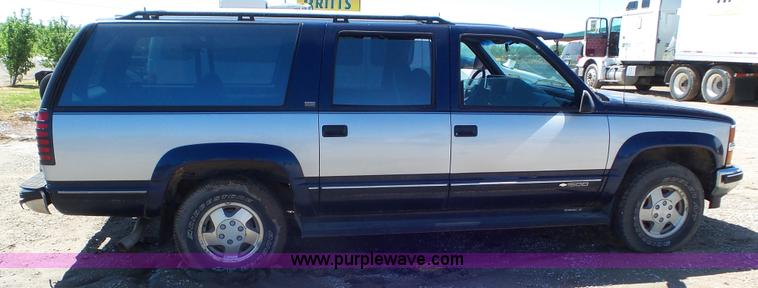 image for item L2114 1994 Chevrolet Suburban K1500 SUV