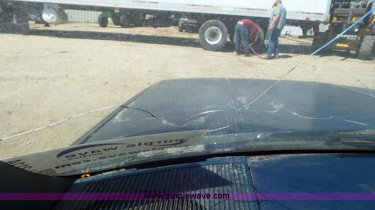 image for item L2114 1994 Chevrolet Suburban K1500 SUV