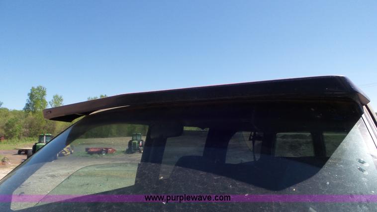 image for item L2114 1994 Chevrolet Suburban K1500 SUV