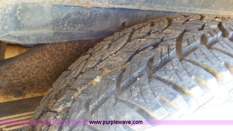 image for item L2114 1994 Chevrolet Suburban K1500 SUV