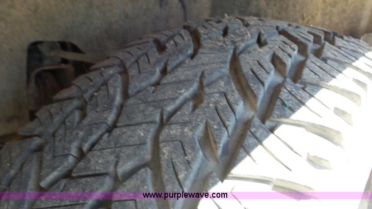 image for item L2114 1994 Chevrolet Suburban K1500 SUV