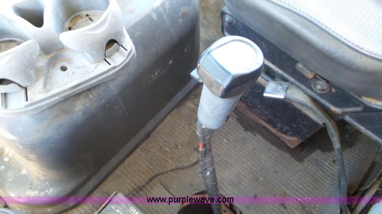 image for item L2115 1992 Ford LN9000 semi truck