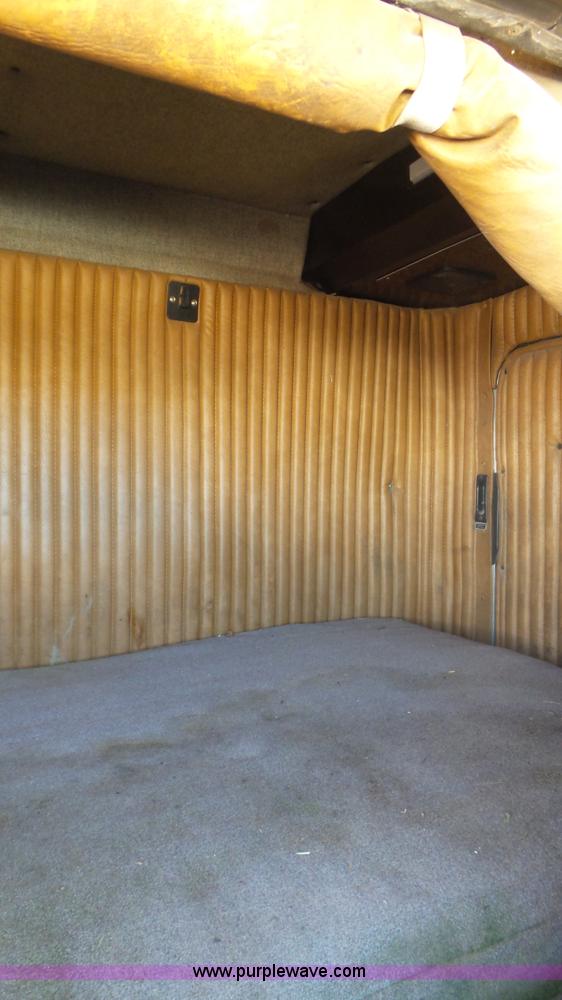 image for item L2115 1992 Ford LN9000 semi truck