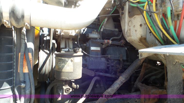 image for item L2115 1992 Ford LN9000 semi truck