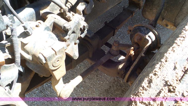 image for item L2115 1992 Ford LN9000 semi truck