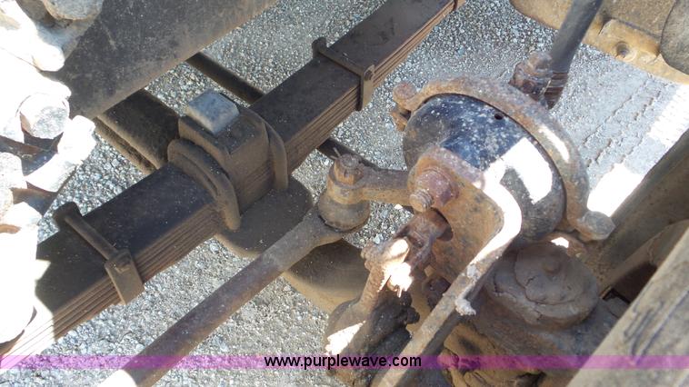 image for item L2115 1992 Ford LN9000 semi truck