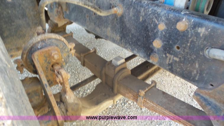 image for item L2115 1992 Ford LN9000 semi truck