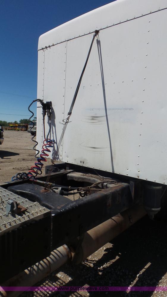 image for item L2115 1992 Ford LN9000 semi truck