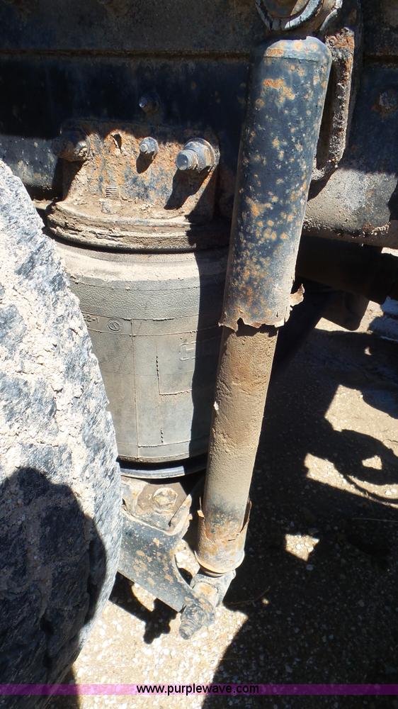 image for item L2115 1992 Ford LN9000 semi truck