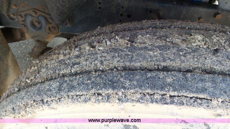 image for item L2115 1992 Ford LN9000 semi truck