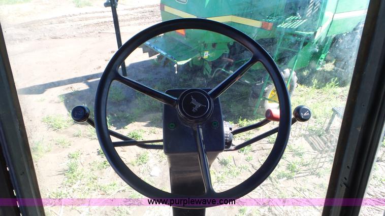 image for item L2116 1982 John Deere 6620 combine