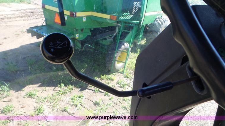 image for item L2116 1982 John Deere 6620 combine