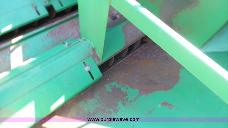 image for item L2116 1982 John Deere 6620 combine